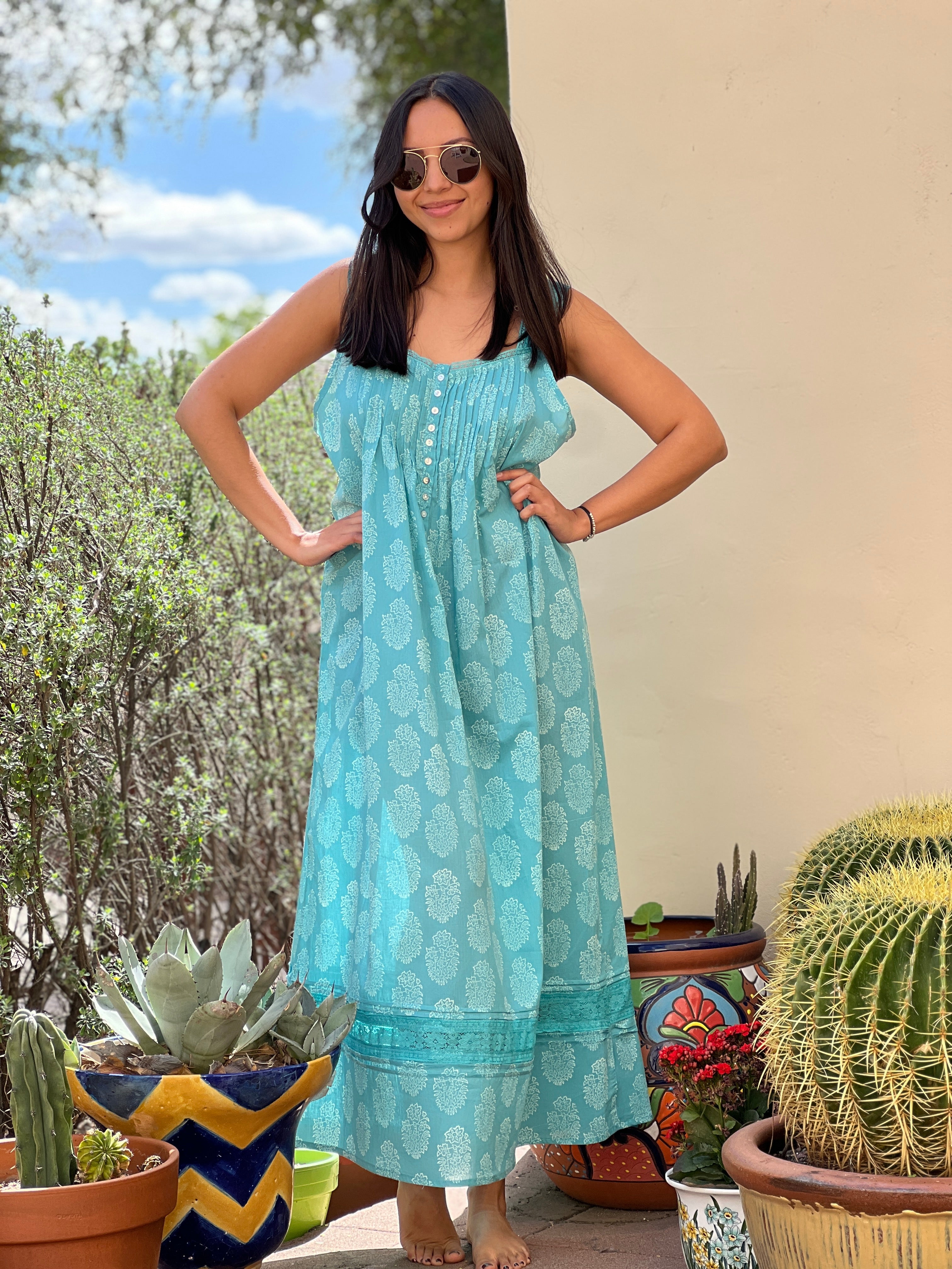 Paani Amer Long Sleeveless Night Gown