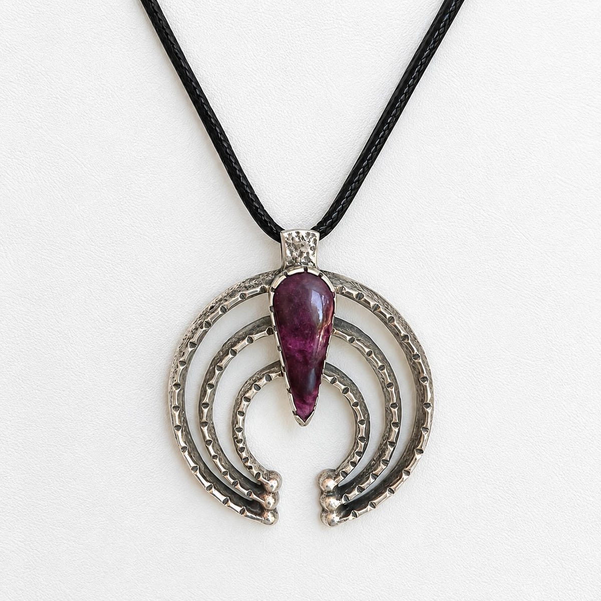 Navajo Rare Purple Spiny Oyster and Silver Naja Necklace