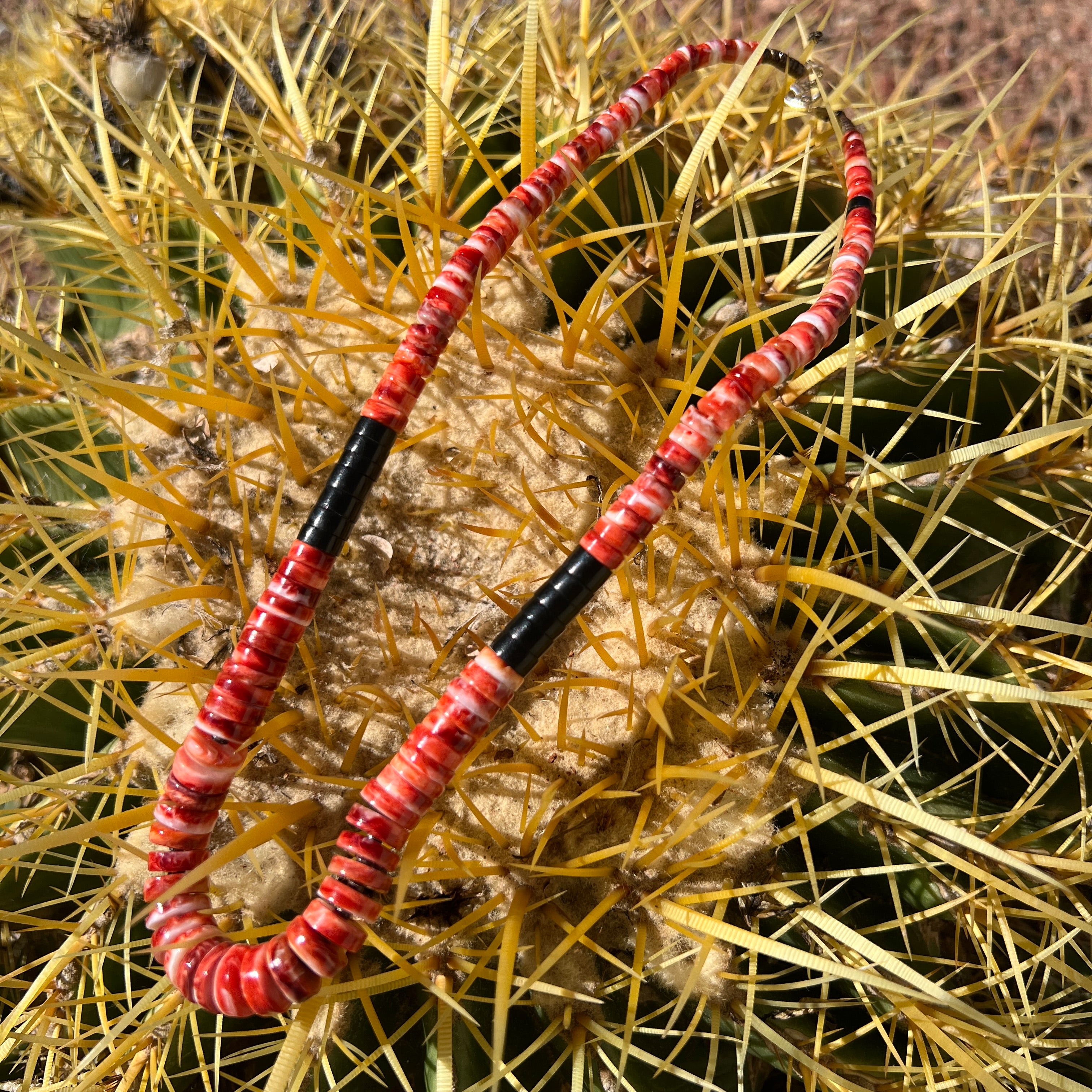 Rare Red Spiny Oyster and Black Jet Graduated Necklace Santo Domingo