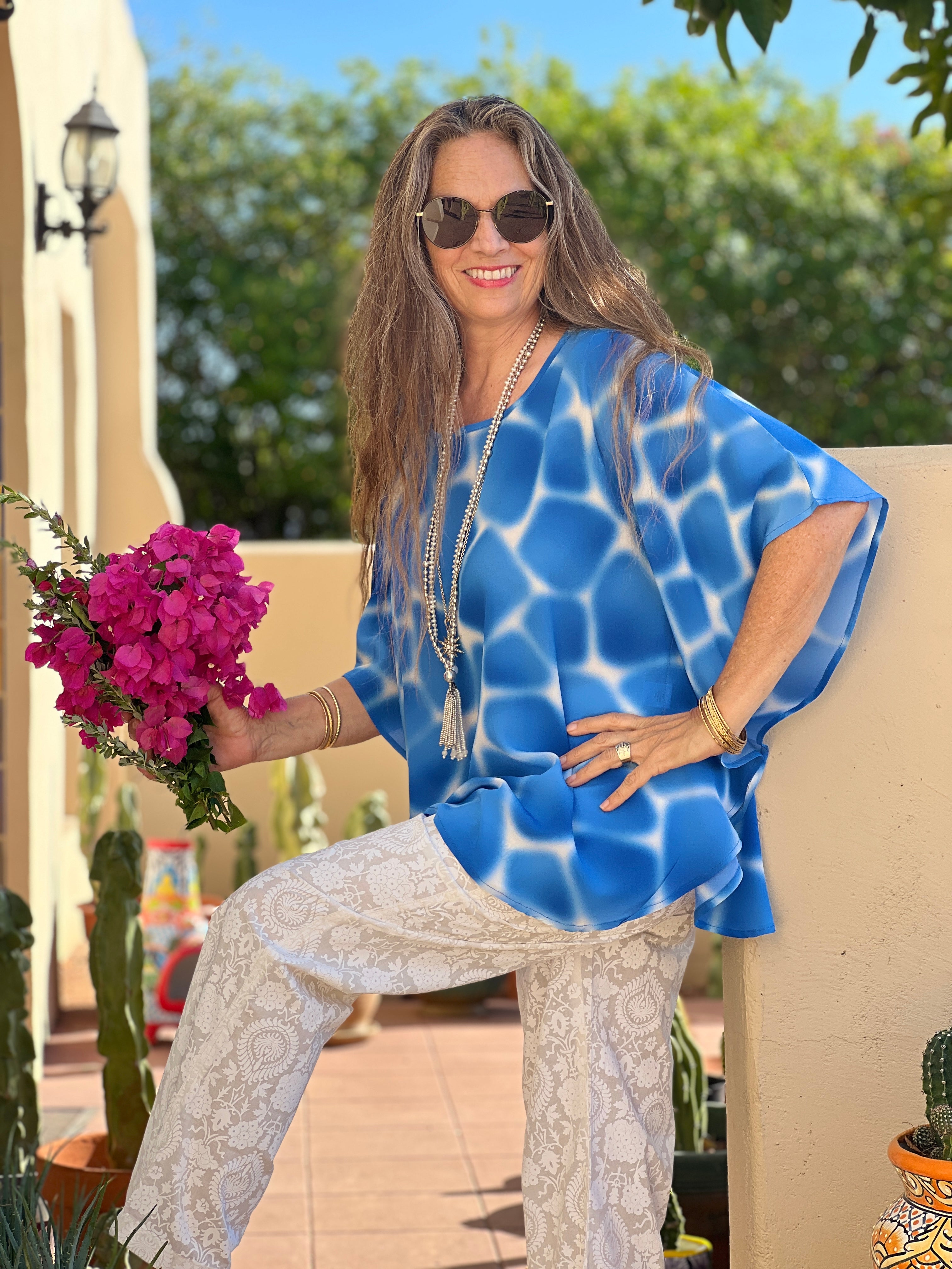 Zirafa Giraffa Pool Blue Italian Silk Poncho